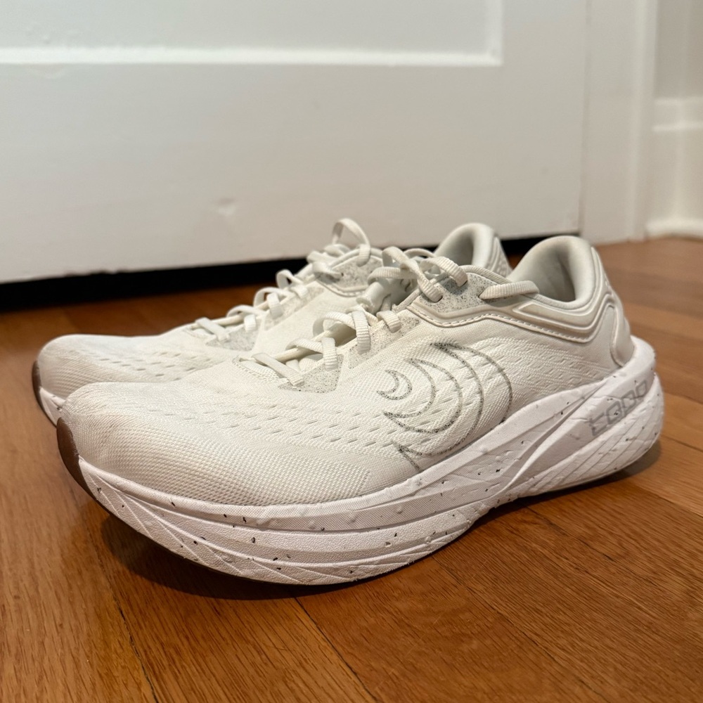 Topo Athletic Phantom 4 Women’s 9 in White